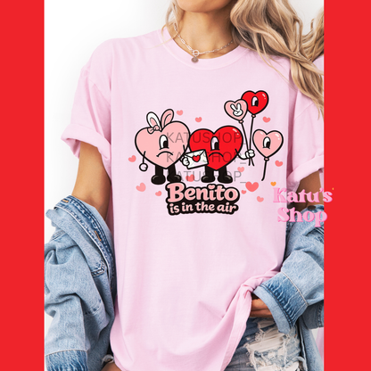 Benito is in the air Sweatshirt / T-shirt